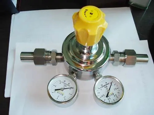 Liquid ammonia hydraulic valve